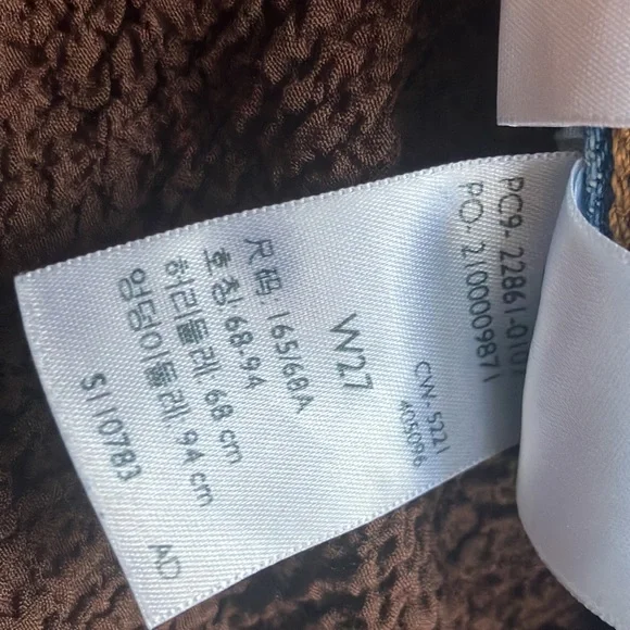 Levi’s distressed wedgie denim - Picture 6 of 11